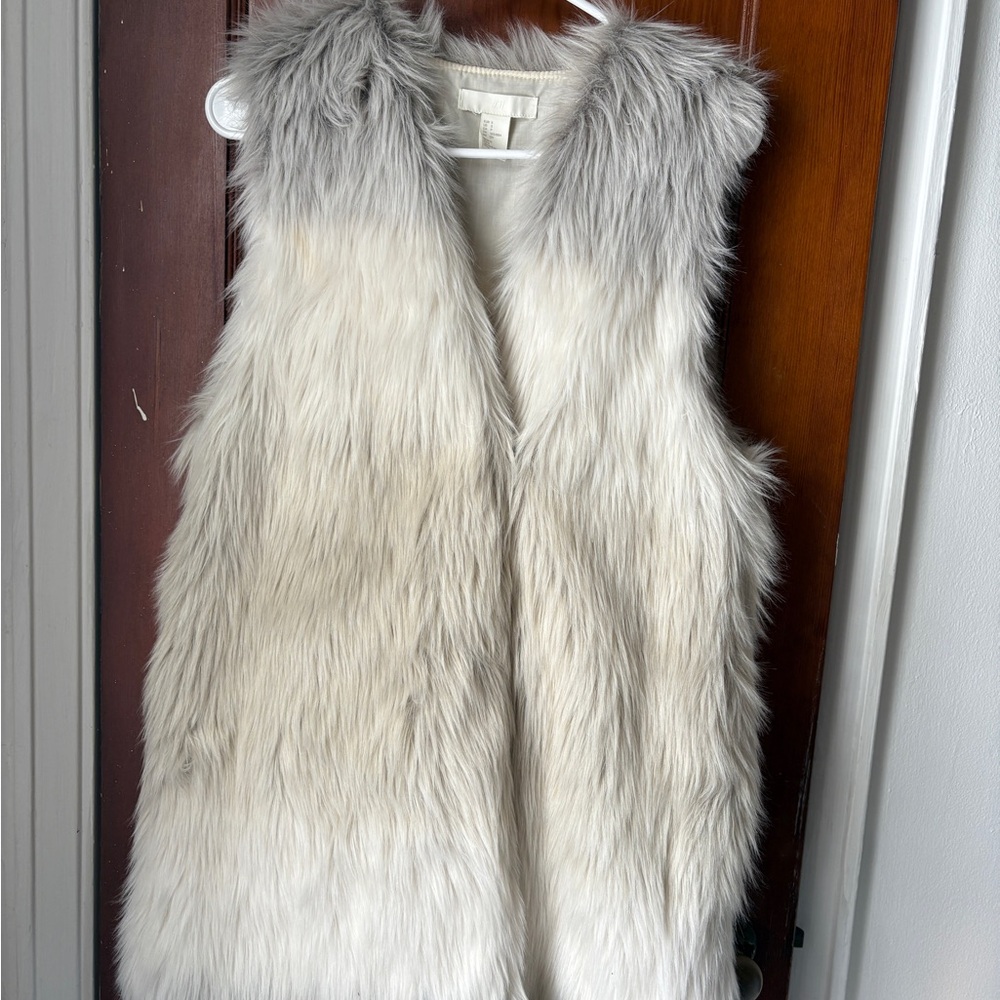 H&M Size Small Faux Fur Vest in Gray and Cream